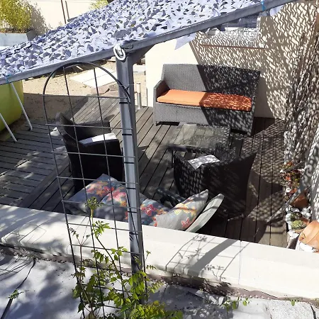 Villa Maison meublée à Brioude, terrain et piscine centre ville *