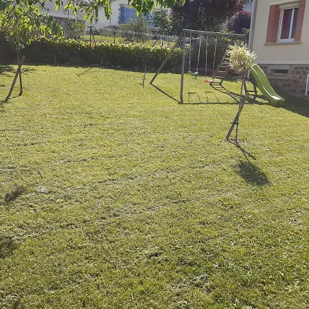Maison meublée à Brioude, terrain et piscine centre ville *